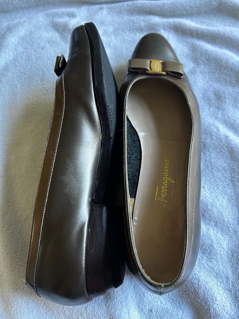 Salvatore Ferragamo Vara Bow Flats Bronze Leather